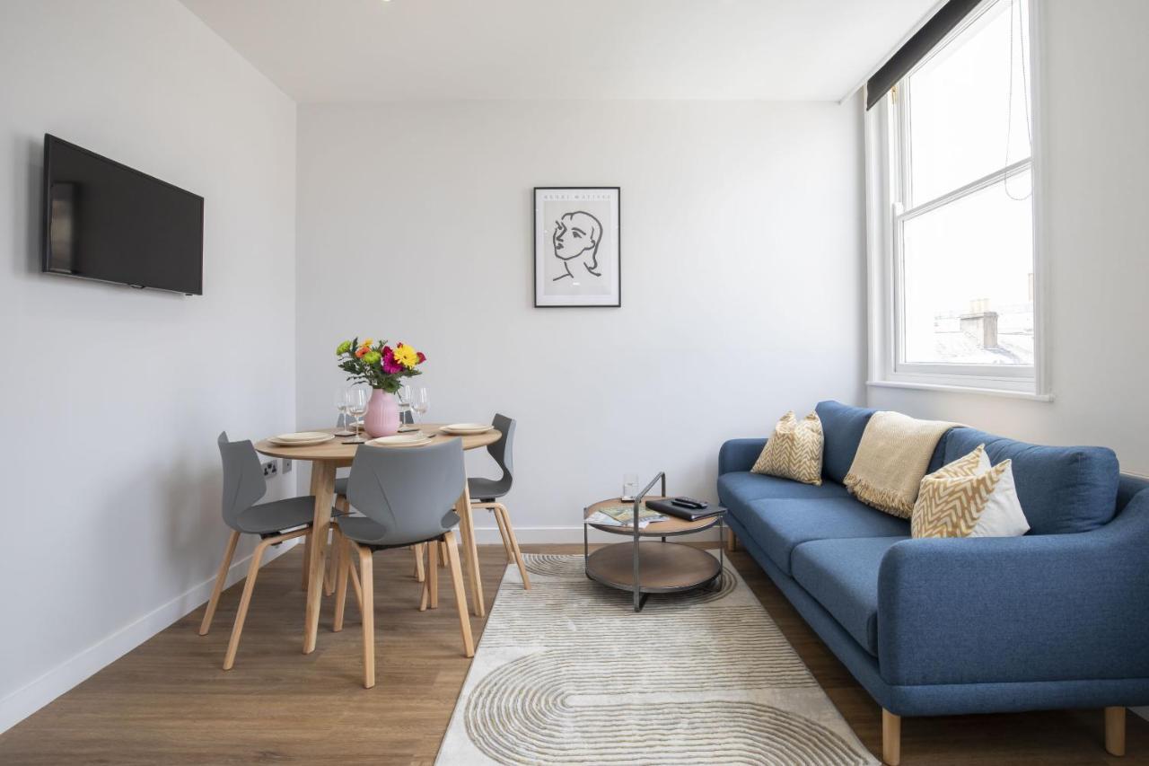 Beautifully Presented Newly Renovated City-Centre Apartment In Челтнъм Екстериор снимка